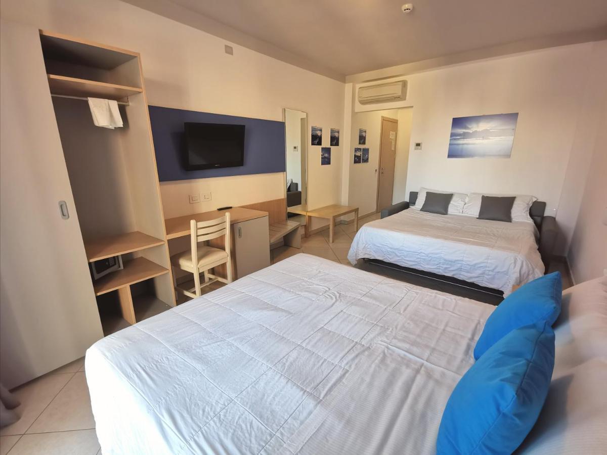 Hotel Oceanomare ปุนตามารีนา ภายนอก รูปภาพ