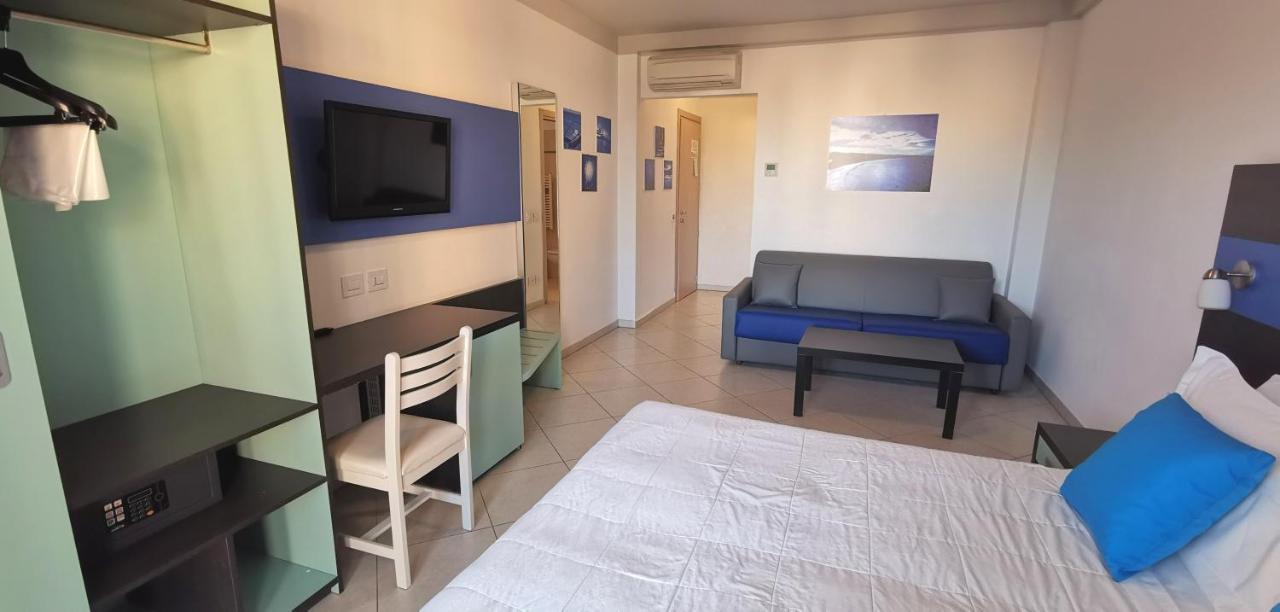Hotel Oceanomare ปุนตามารีนา ภายนอก รูปภาพ
